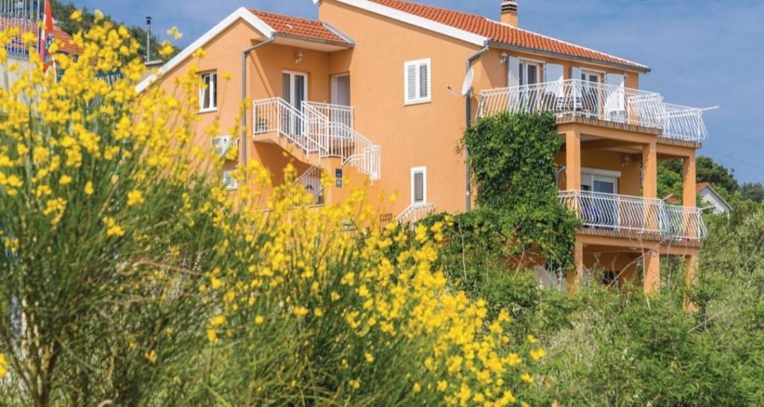 Apartment Petra Raslina 外观 照片