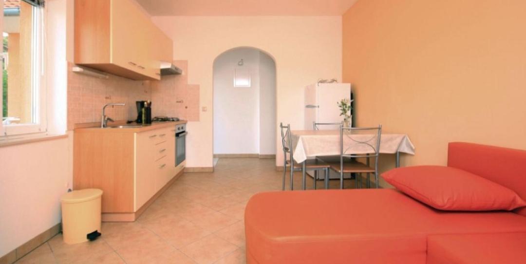 Apartment Petra Raslina 外观 照片