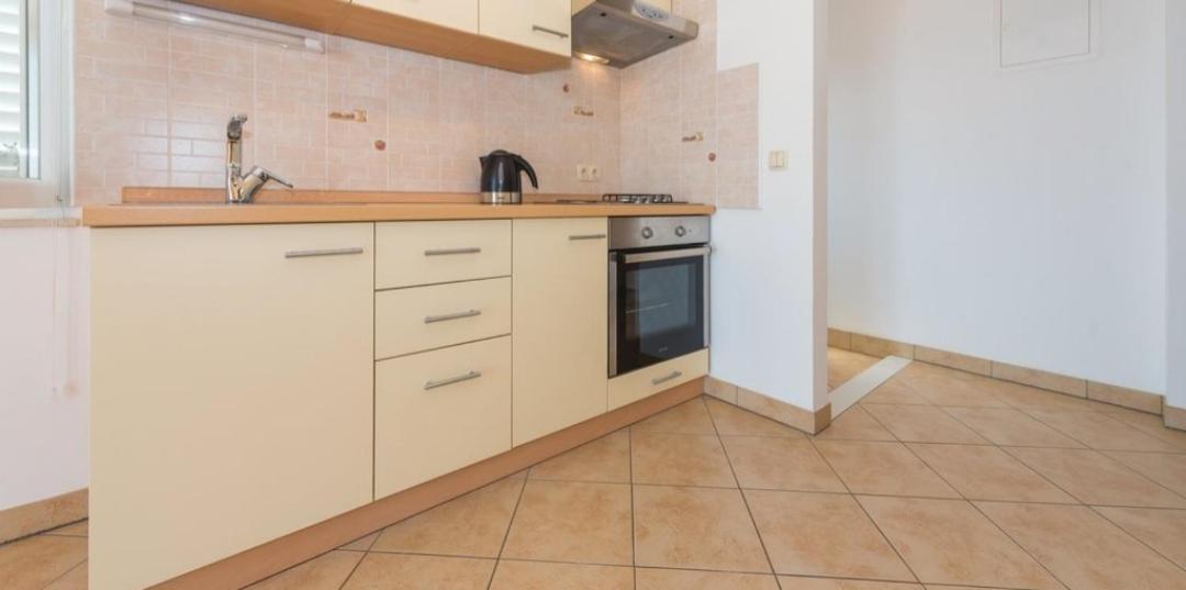 Apartment Petra Raslina 外观 照片