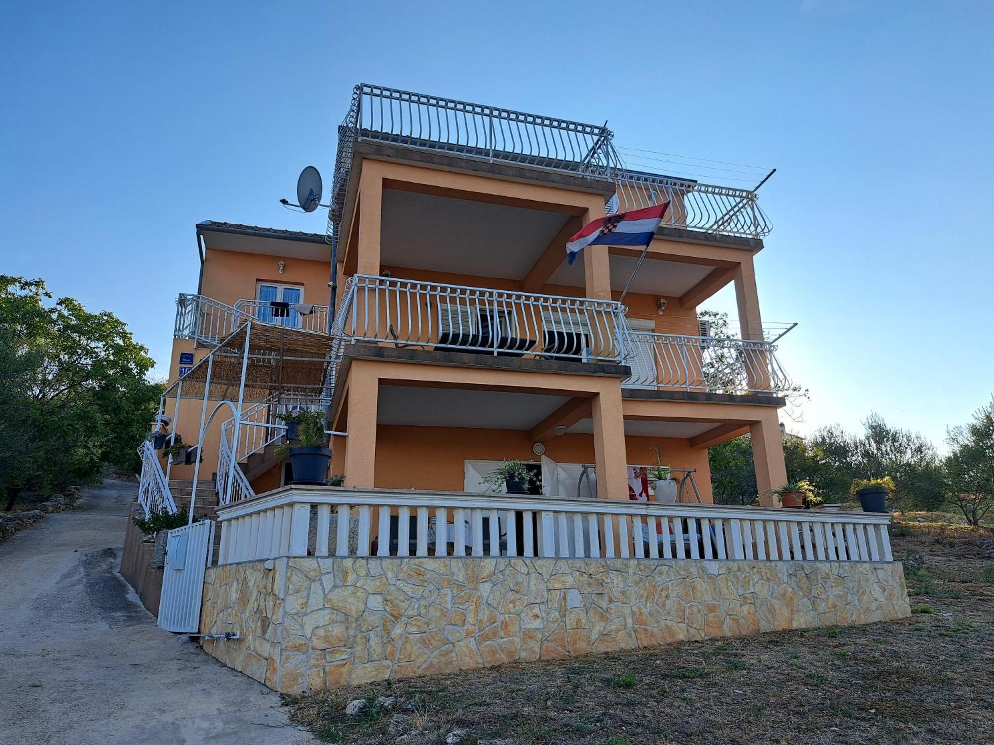 Apartment Petra Raslina 外观 照片